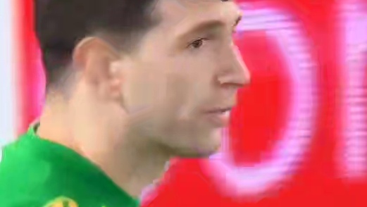 这球...没进！这个扑救，你给几分！