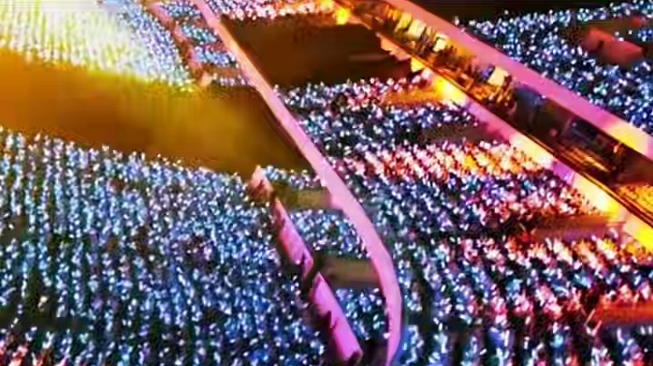 刀朗重庆演唱会紧急彩排 徐子瑶献唱新歌#新欢和旧爱 恩施师现场泪奔 把心中委屈都哭出来了#刀郎重庆演