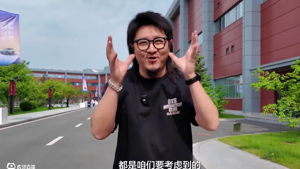 带你揭开逐日动力 BMP 超级电混的奥秘 现在市面上的混动车，虽然没有续航焦虑，但是要么纯电续航太短