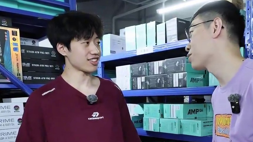 看看300万粉丝的三角洲博主的机器！ #青蛙辅助