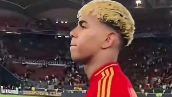 姆总噩梦...西班牙淘汰法国晋级决赛，亚马尔2度破门 3次关键传球当选全场最佳，俱乐部 国家队对姆巴