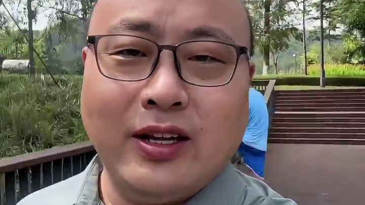 明日我们所有高三的同学叫奔赴高考的考场，祝愿今年2025年高考的同学都能够考的都会，蒙的全对，发挥自