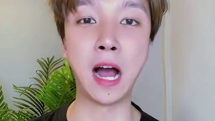 说车达普溜文案：速来粤港澳车展问界展台，感受50万级销冠问界M9的超高人气！#问界M9##问界汽车#