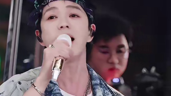 “王栎鑫深情演绎《一个人》破碎感快要溢出屏幕了” #王栎鑫#一个人#现场版#不打烊音乐会#王栎鑫x巡