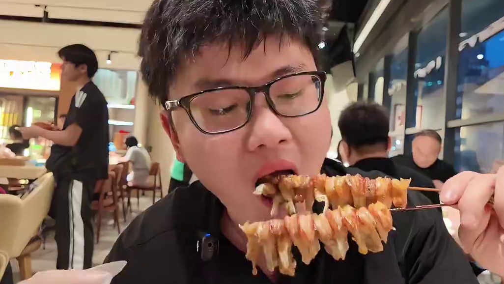 五溪红小子真的不愧是龙华宵夜王呀 #小龙虾小龙虾吃起来 #宵夜吃什么 #五溪红小子 #宵夜美食推荐