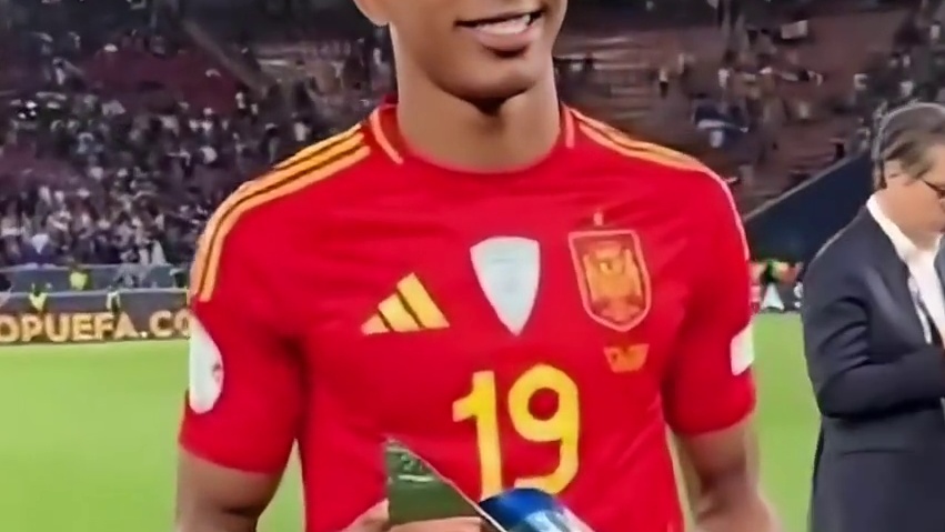 西班牙淘汰法国晋级决赛，亚马尔2度破门 3次关键传球当选全场最佳#足球#