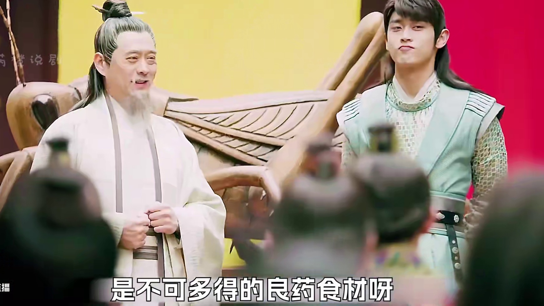 7-现代小伙为解决蝗虫之灾，竟将其做成了美食!