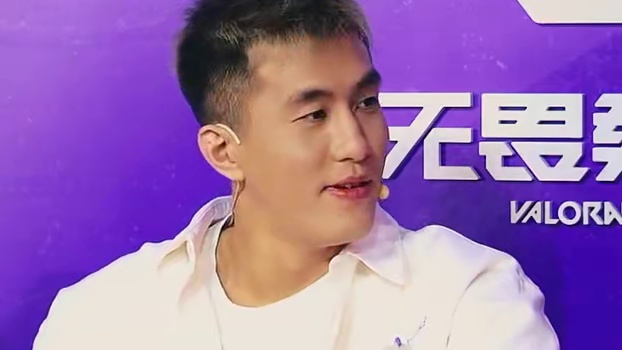 “天不生我郭艾伦，瓦区说唱界万古如长夜！” #无畏契约 #无畏契约夜市 #绝不绝 #郭艾伦 #无畏超