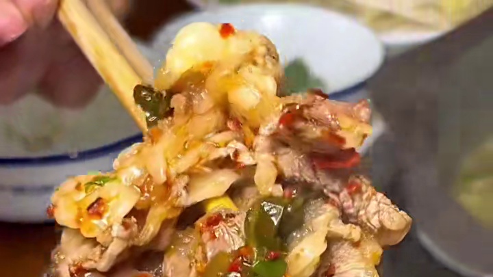 春熙广场自囤款牛当家鲜切牛肉，是谁还没有安排#同城美食 #牛当家 #牛当家火锅 #眉山美食 #汪汪是