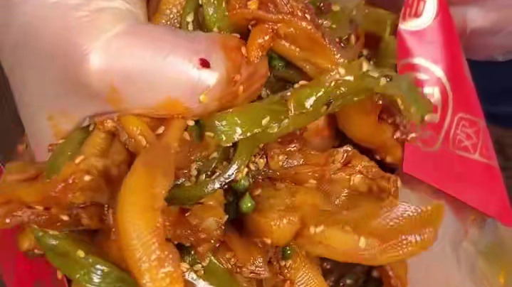 /家有“神兽”明天高考，赶上品牌周年庆大庆，这次给大家安排了个破天荒的宠粉活动！贡菜#无骨鸭掌 加量