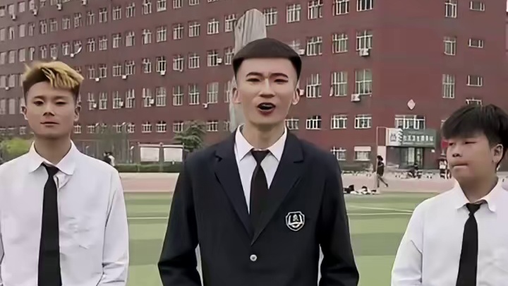 同桌摇真的太火了，全网都在跳