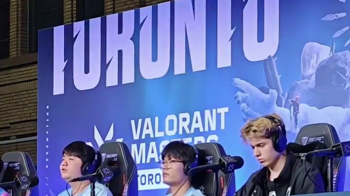 #无畏契约多伦多大师赛 赛前群访
BLG rushia谈一路走来的感触：队友和教练帮了我很多
#无畏