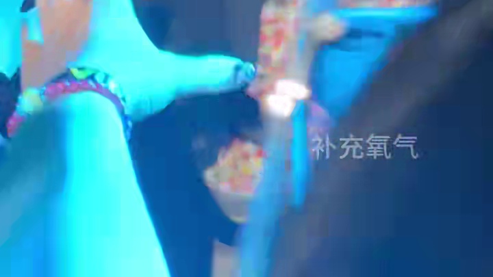 啊啊啊啊我真的不行了！！！太近了啊啊啊 可恶啊对视上了被花挡到了#权志龙 #权志龙演唱会 #gd #