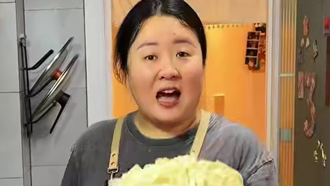 花10块钱买的排骨今天做一道超下饭的红烧排骨焖面，面条根根挂汁真的太香了，又吃了一大碗！#美食  #