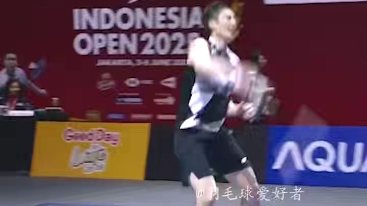 周而复始浑然天成，李诗沣扛起国羽男单大旗为时尚早。 #羽毛球