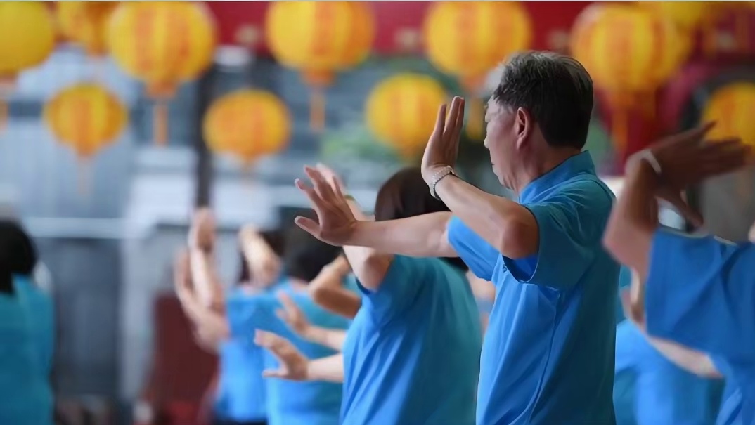 中医视角下的焦虑调养：从饮食到穴位的全方位建议