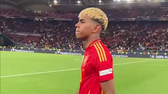 时代对决！亚马尔18岁前的最后一战与40岁C罗争冠 #dou来足球季 #亚马尔 #C罗 #欧国联 #