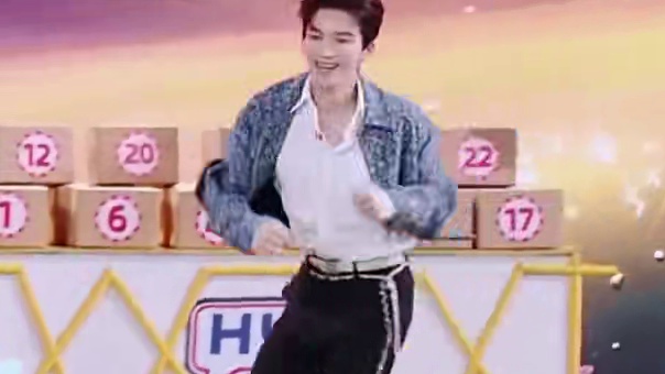 王星越是什么搞笑帅哥 #章若楠美到像拍了一部电影 #王星越 #杨迪 #章若楠跑步姿势 #综艺