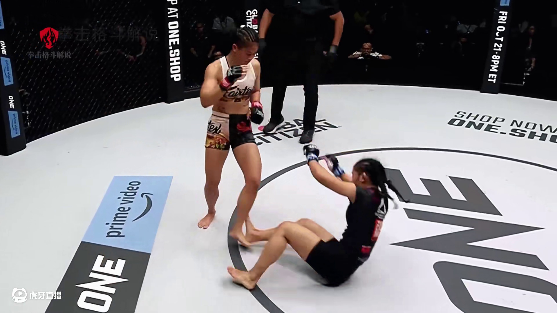 中国功夫美少女横空出世，18岁在擂台惊艳众人，一肘打废美国拳 #内容启发搜索