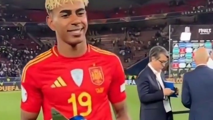 西班牙淘汰法国晋级决赛