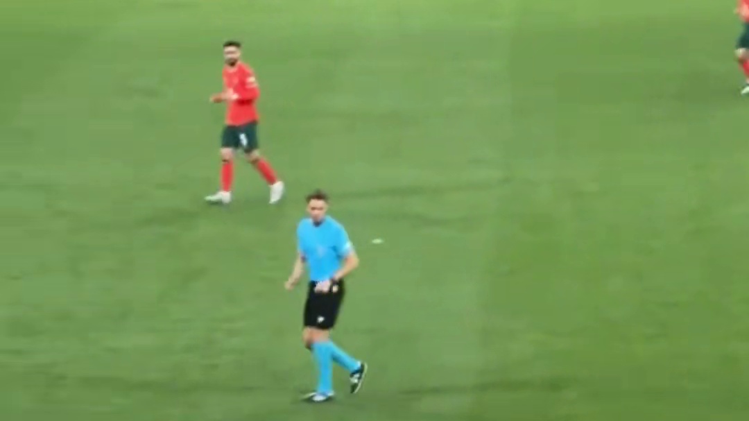 C罗:年亲人不讲武德，偷袭我这个40岁的老同志