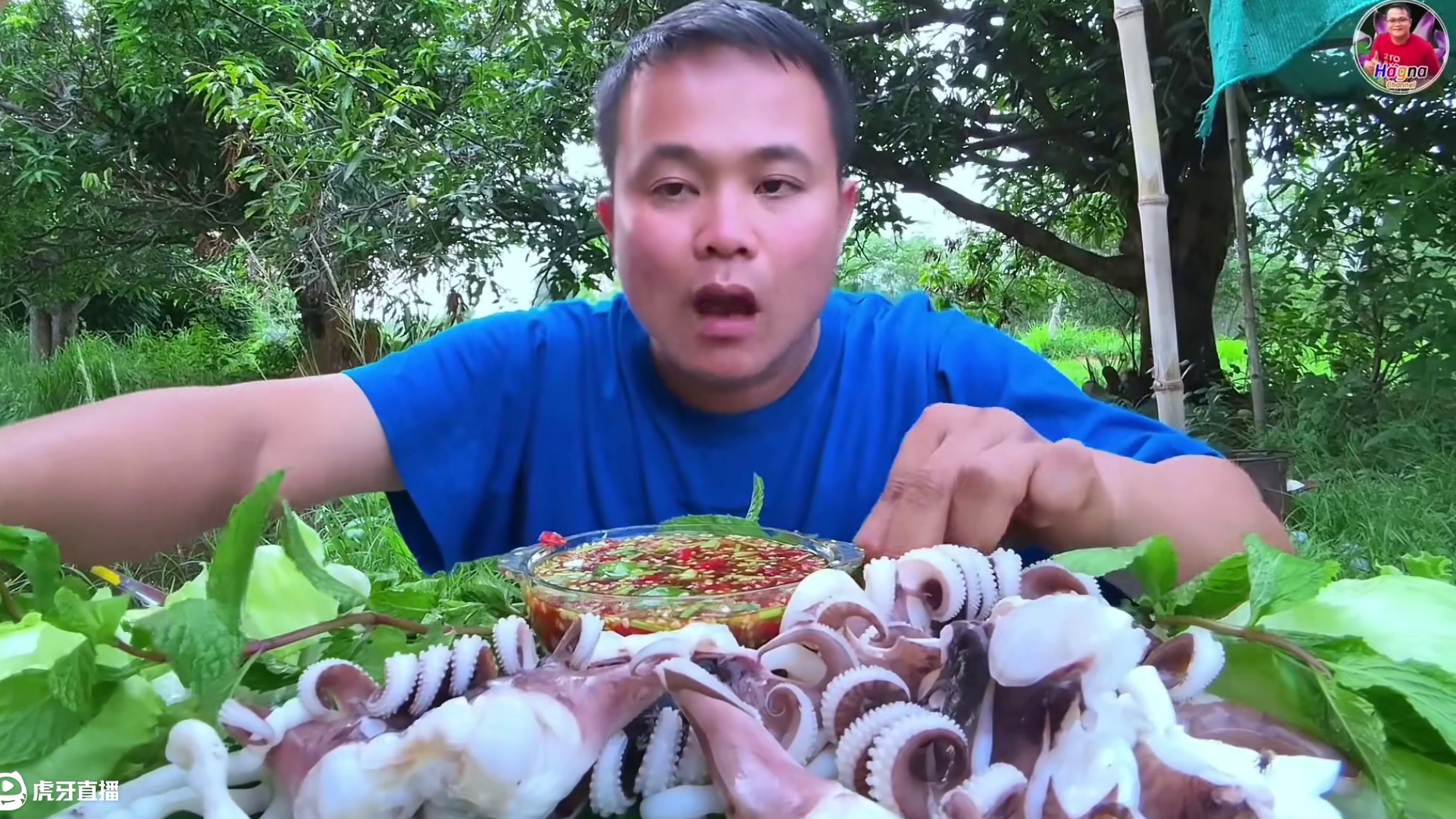 薄荷叶剁椒酱汁️搭配脆嫩的大墨鱼须 #超级好吃过瘾 #泰国大叔#泰国美食#泰国生活#内容启发搜索