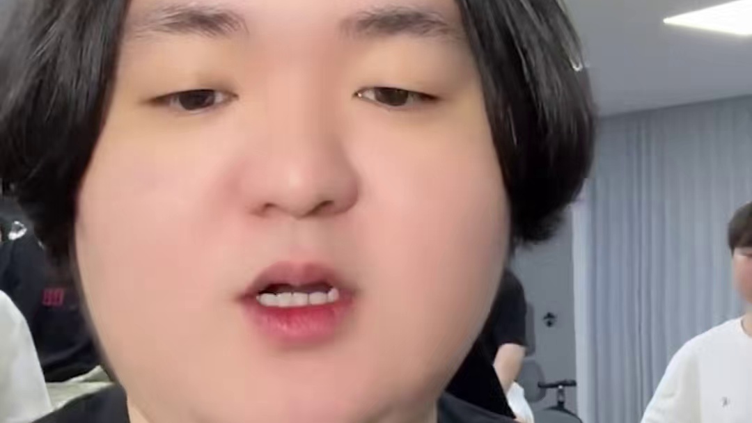 今晚团队内部赛 进来面对我们 #陈伯全能王