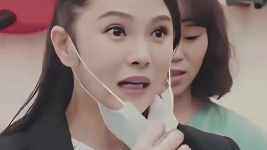 看到伊能静跪地为婆婆量体重，才知道秦昊为什么把她宠上了天