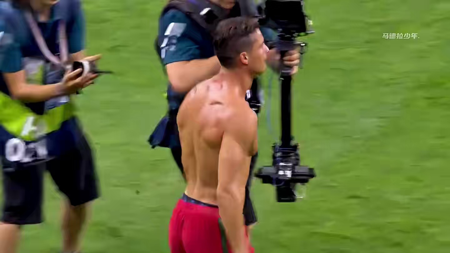 “从队史无冠到三次登顶欧洲之巅 这二十多年相隔的是罗纳尔多的整个青春”#葡萄牙夺冠 #欧国联冠军 #