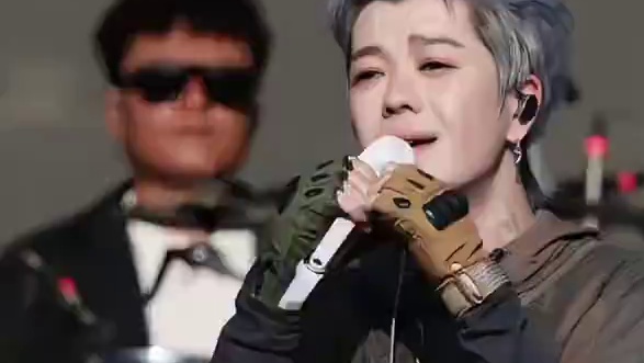 “一个人可能晚婚 可能不结婚” #王栎鑫#一个人#王栎鑫一个人#现场版live#王栎鑫演唱会