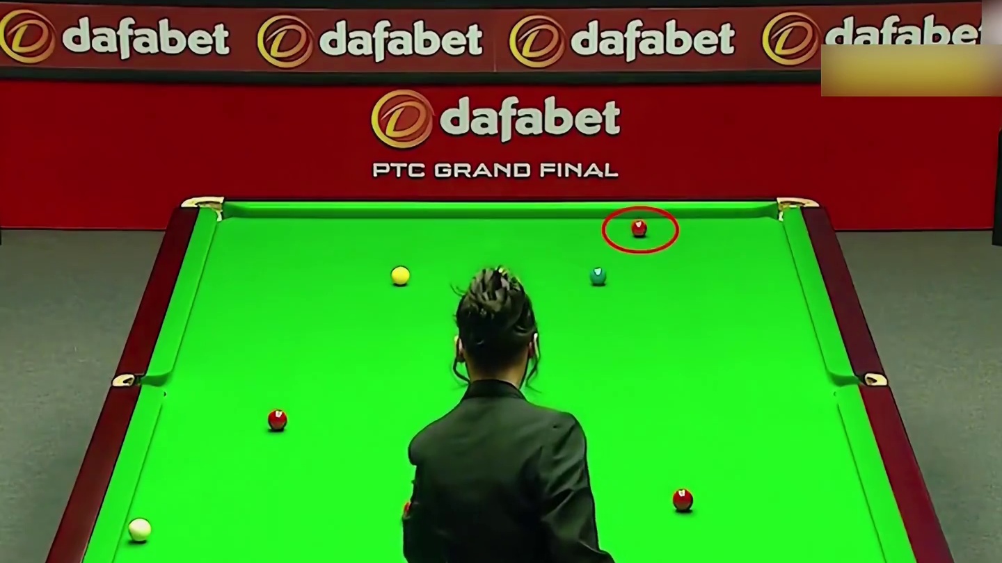 第1集：丁俊晖7杆147当中最具观赏性的一杆，全局行云流水处变不惊，球迷起身鼓掌庆祝