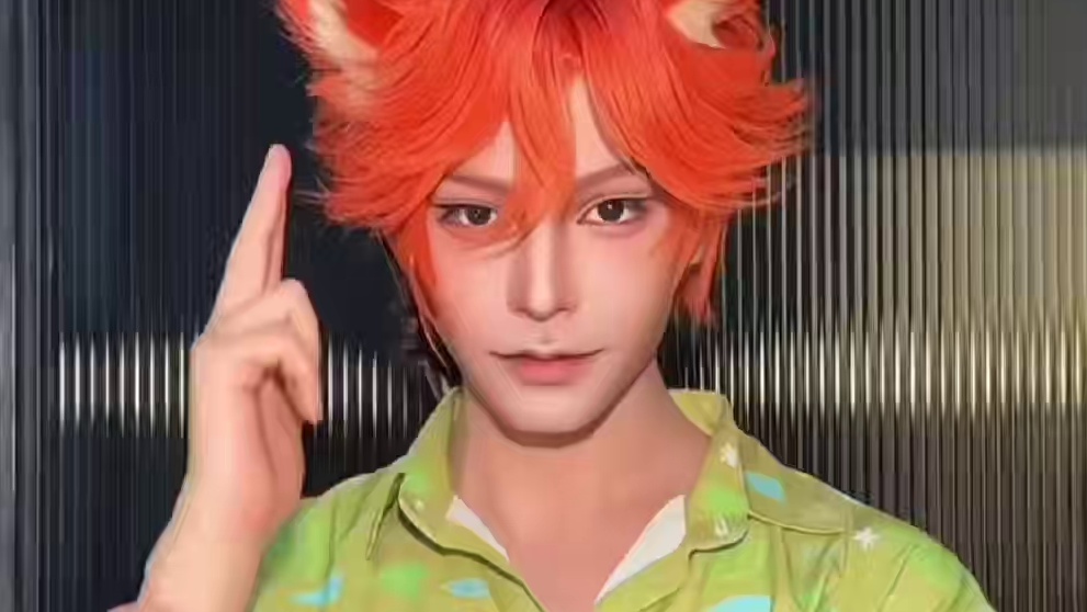 这个小丁 就是超有排面的啊！！#丁禹兮再现特工造型 #丁禹兮