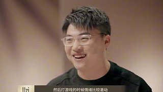 英雄聯(lián)盟名人堂：UZI解釋“洗澡?！?#UZI入選英雄聯(lián)盟名人堂  #英雄聯(lián)盟名人堂