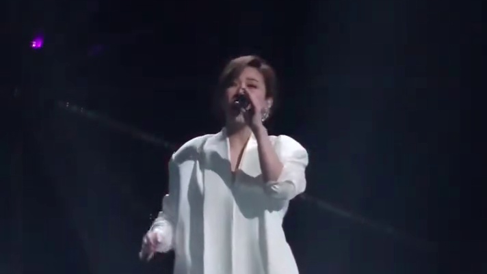 林忆莲《回响Resonance》2025巡回演唱会 - 福州站，12月6日正式开启。在福州的夜空下，