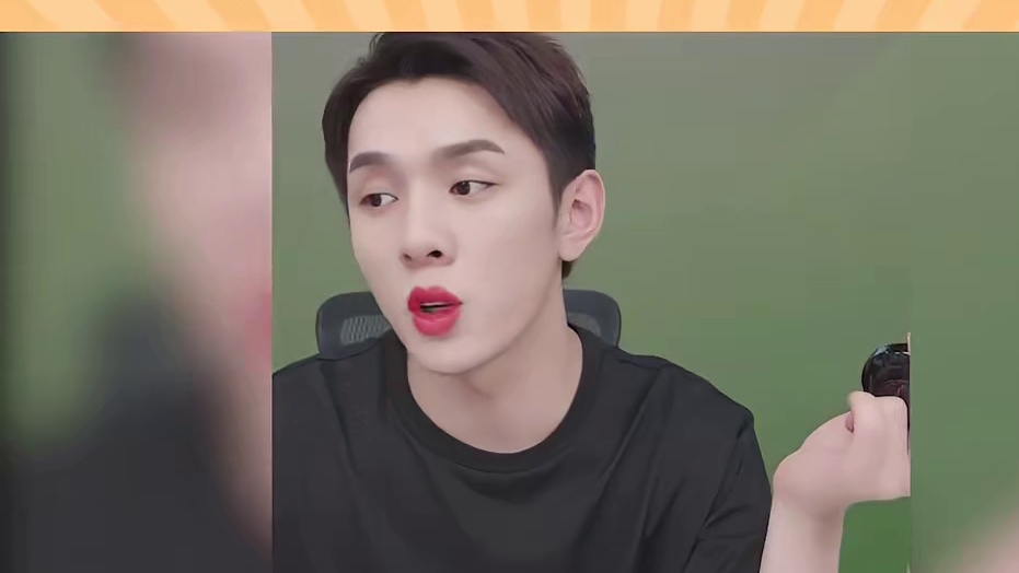 周奇墨：当时我就破防了，星星般闪耀的嘴唇爱了爱了！