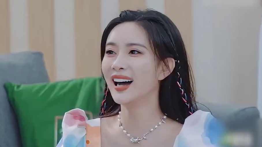 《桃花坞》最不尴尬的两个人，社交牛人武大靖和社交古人王传君！