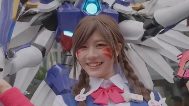 真人在漫展鲨疯啦！疑似飞翼天使走进现实