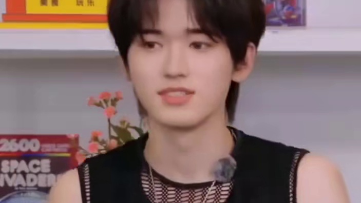 小宋有仇当场就报了#宋亚轩#张真源#娱乐评论大赏#严浩翔 #时代少年团