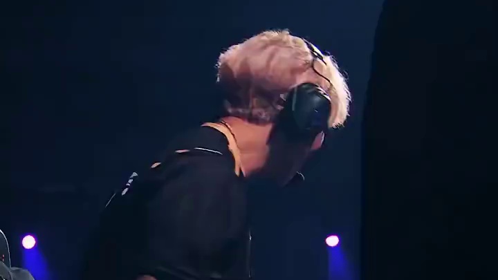 juicy转角蛰伏以一敌多，电光石火间肃清中路 #无畏契约 #无畏契约多伦多大师赛 #WOL晋级大师