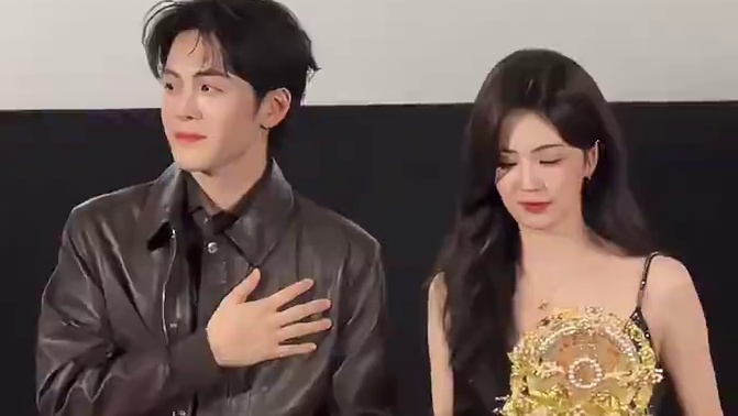 #梁永棋曾舜晞打死你个恋爱脑 前一秒还在恨海情天相爱相杀，下一秒：打死你个恋爱脑！#白鹿曾舜晞还原捅