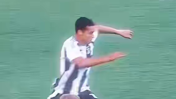 如金子般闪耀！国足队员赛后纷纷祝贺打入绝杀球的王钰栋，他的出现也让老大哥们可以放心离开了