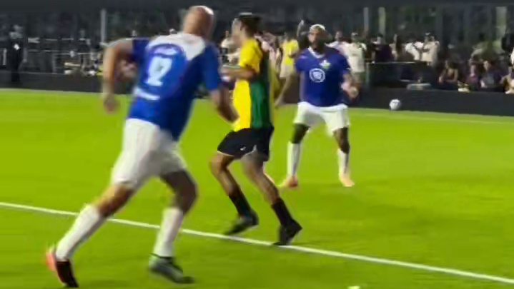 钰栋，国足未来十年的旗，交给你来扛了