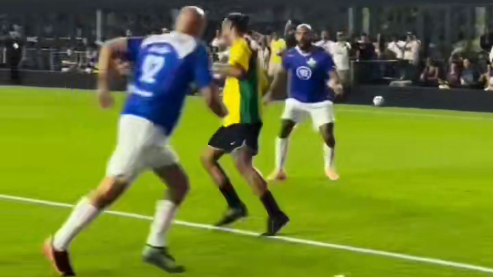 钰栋，国足未来十年的旗，交给你来扛了