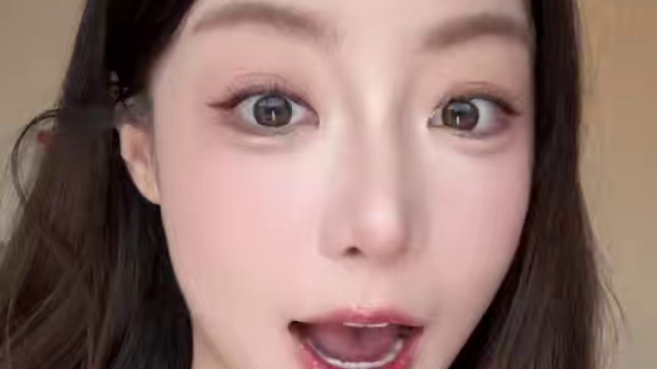 姐妹们！活动马上结束要入手的别等了！！39两只赶紧冲！ #唇釉 #水光唇釉 #intoyou开盖唇釉