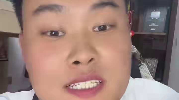 三个六套包和两个倒地队友！你会选择哪个？三角洲考验人性！ #三角洲行动 #三角洲行动攻略 #三角洲行