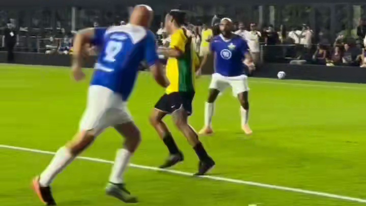 小罗vs梅西保镖