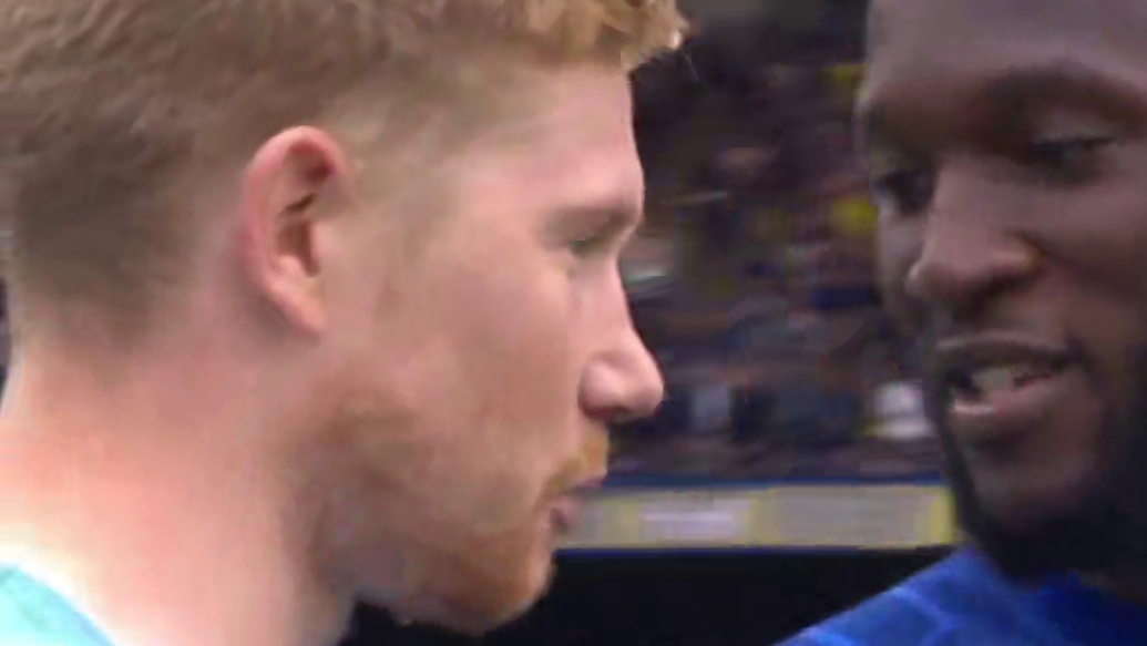 男人间的友谊。#足球 #德布劳内