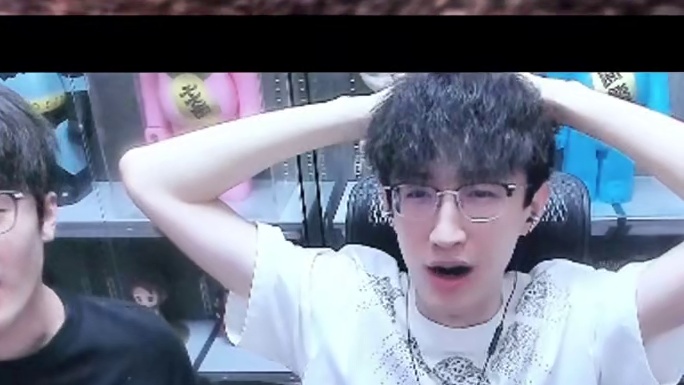 当蔡哥看逆子开服宣传片 