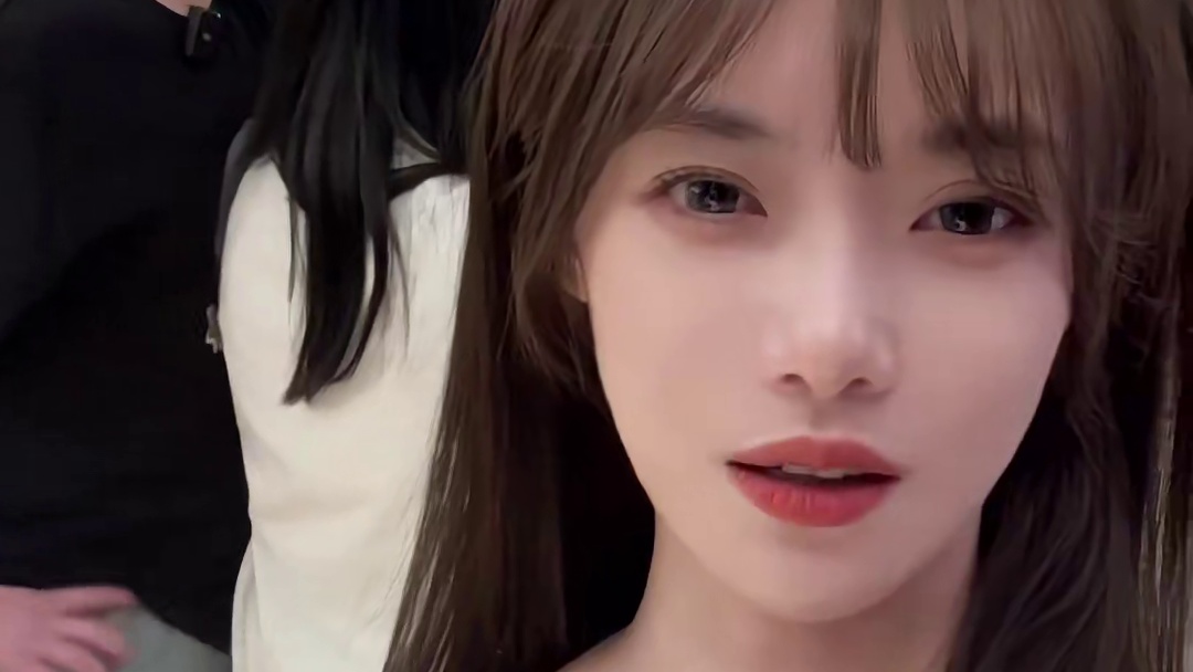 三个人拍合照？ #小钰 #解说毛毛  #三人合照