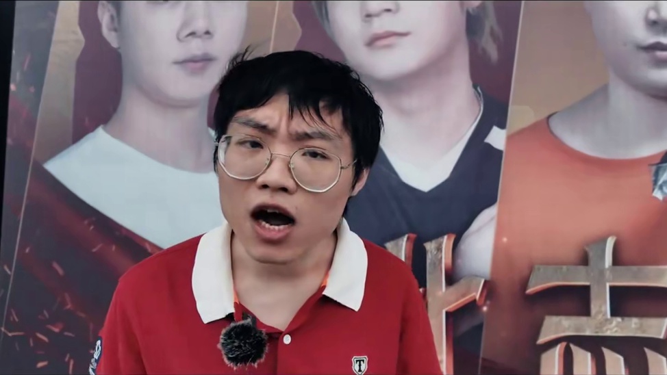 不朽杯Day1玩家线下采访：小黑子终于露出奶脚，线上谢彬线下彬哥？
#DOTA2 #刀塔 #刀塔春华